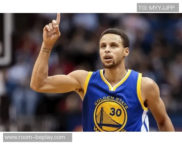 库里鼓励波杰和穆迪保持自信果断出手不必过于纠结比赛结果 库里鼓励波杰和穆迪保持自信果断出手不必过于纠结比赛结果